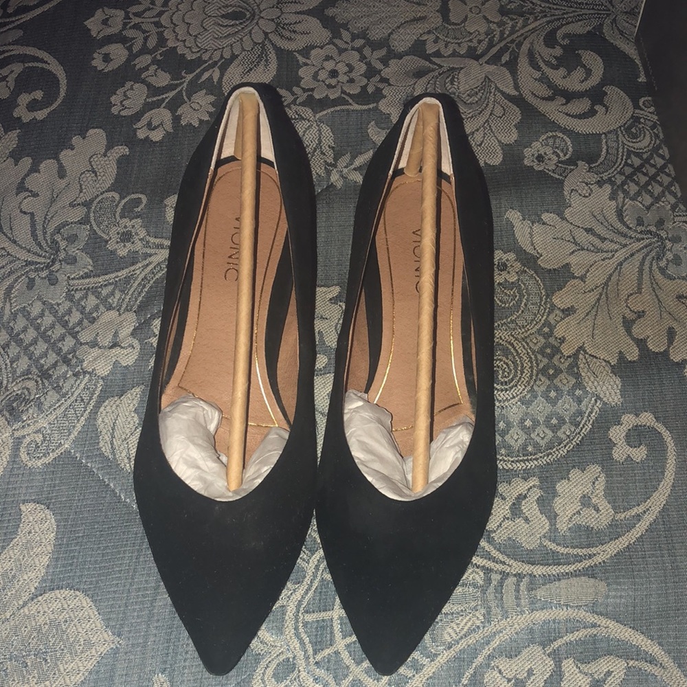 Black Vionic heels - Picture 4 of 6